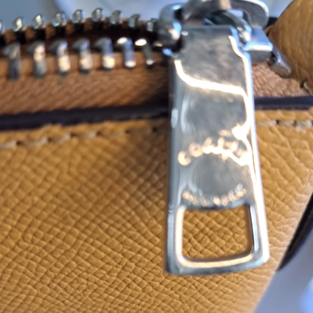 Coach Yellow Crossbody Bag with Zipper and Adjustable Strap - Picture 7 of 7